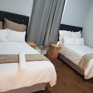 Helpful 2* Cape Town